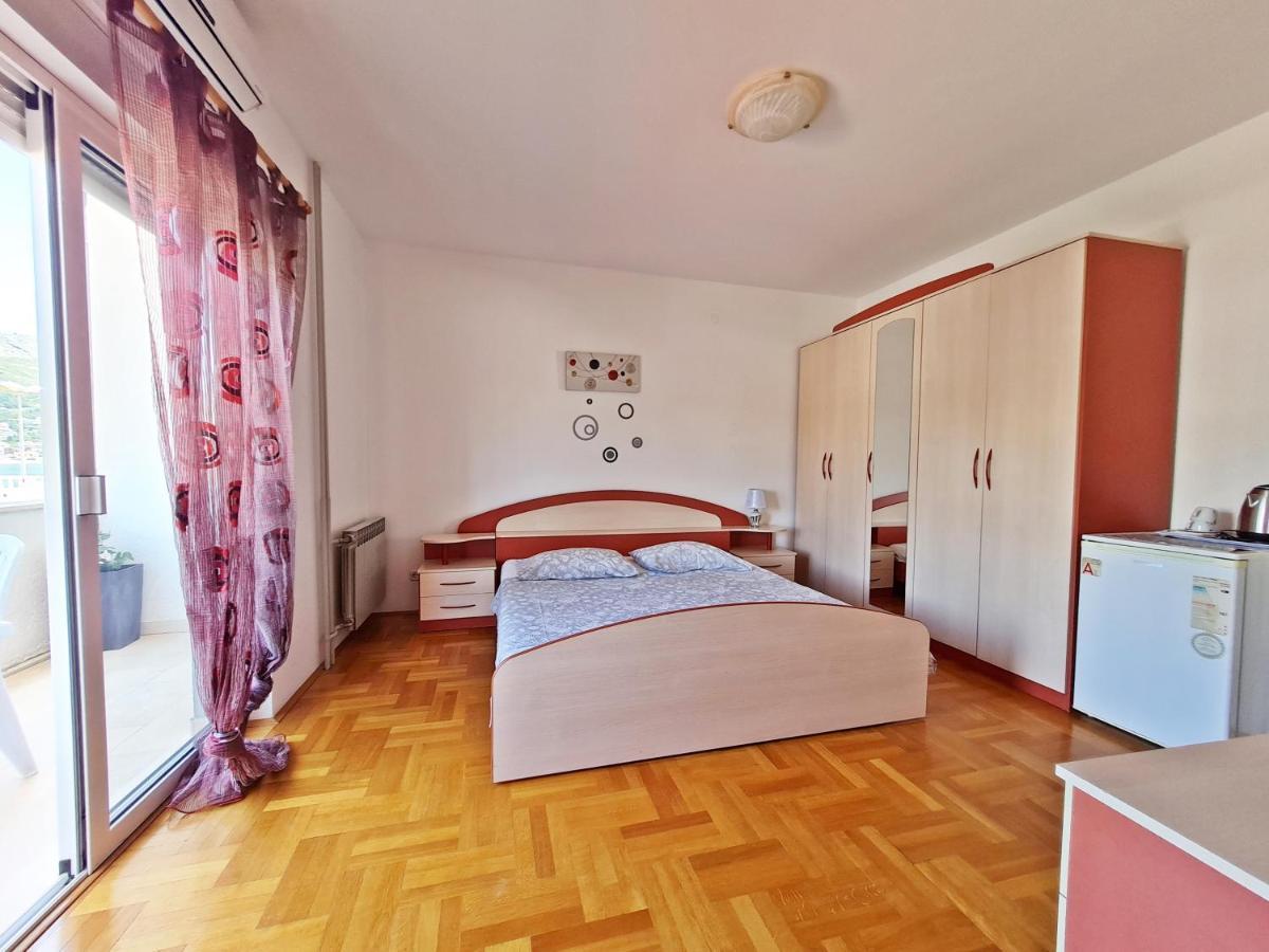 Rooms And Apartments Porat Stobreč Exteriér fotografie